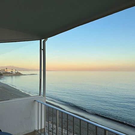 דירות Beachfront, Top Floor Corner 2-Bed, Estepona Paseo מראה חיצוני תמונה