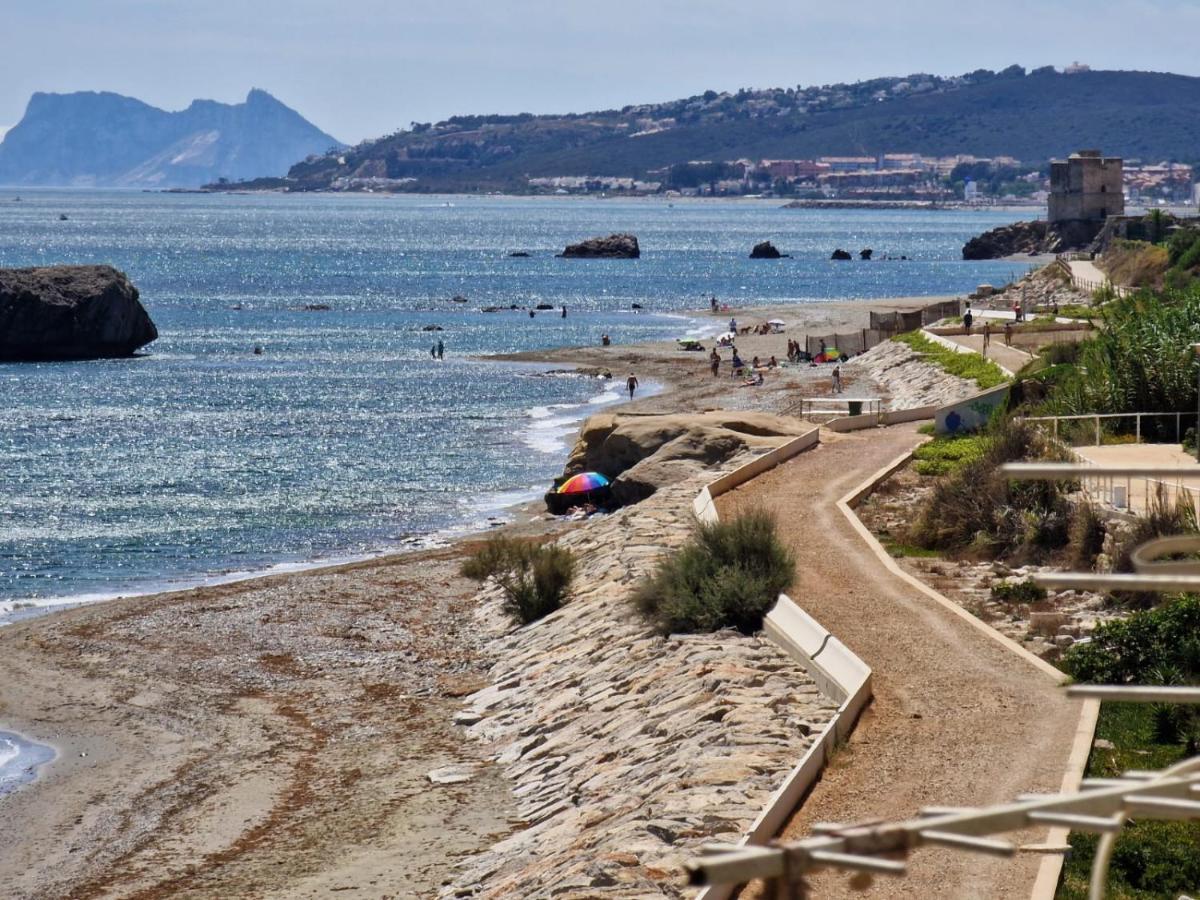 דירות Beachfront, Top Floor Corner 2-Bed, Estepona Paseo מראה חיצוני תמונה