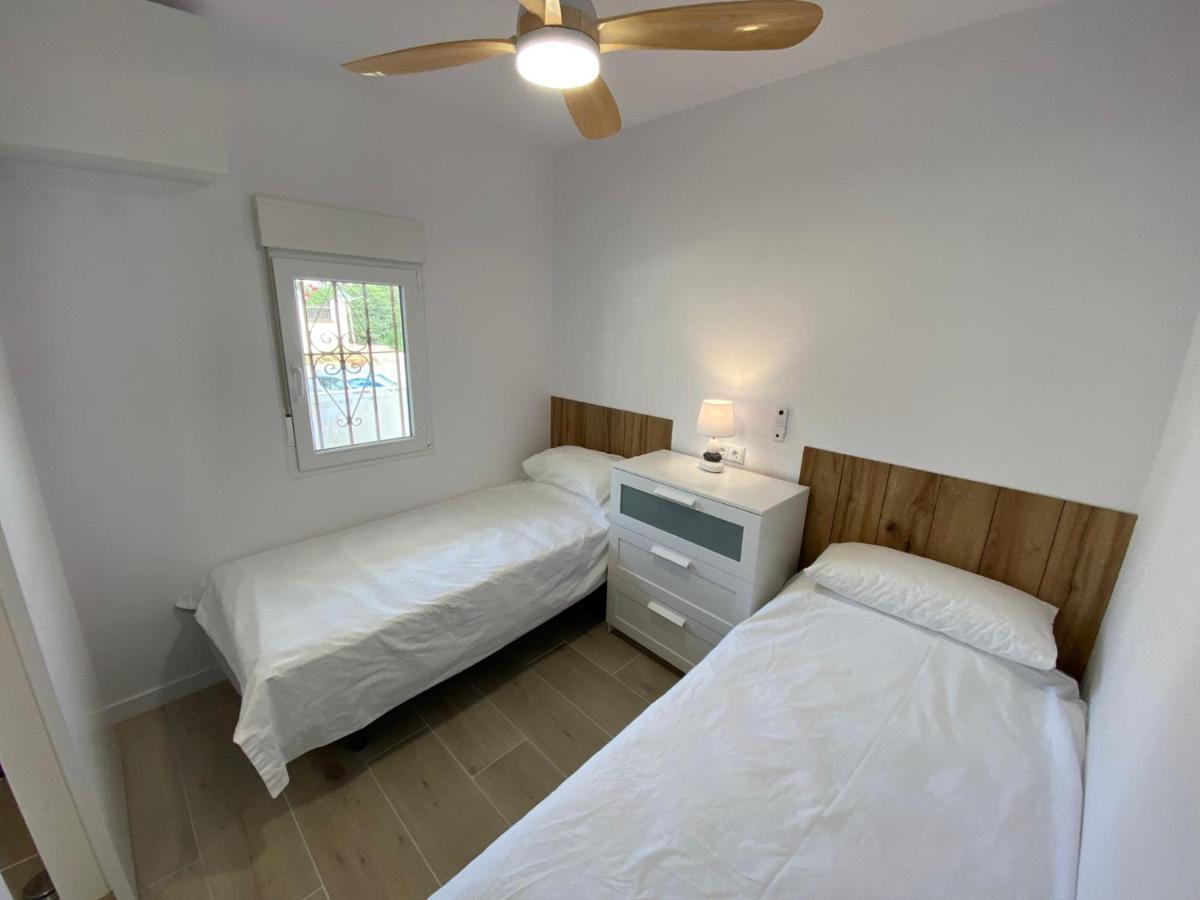 דירות Beachfront, Top Floor Corner 2-Bed, Estepona Paseo מראה חיצוני תמונה